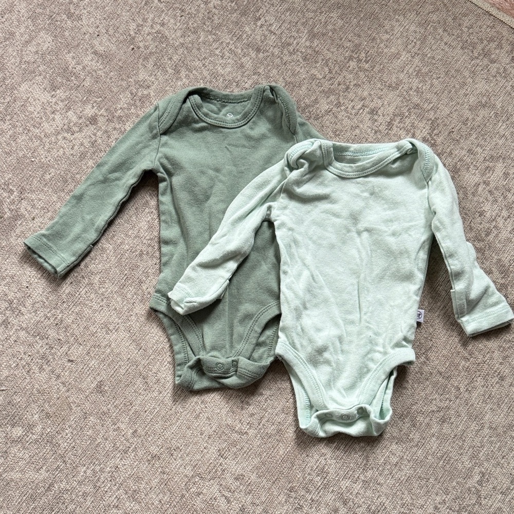 Honest Kids Long Sleeve One-Piece Bodysuit - new born - set of 2- greens